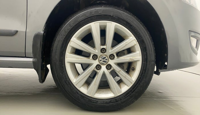 2012 Volkswagen Polo HIGHLINE1.2L, Petrol, Manual, 90,995 km, Right Front Wheel