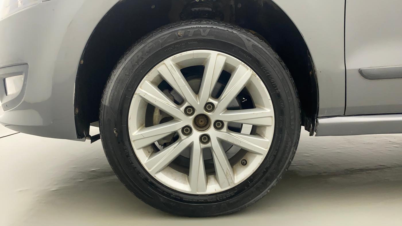 2012 Volkswagen Polo HIGHLINE1.2L, Petrol, Manual, 90,995 km, Left Front Wheel