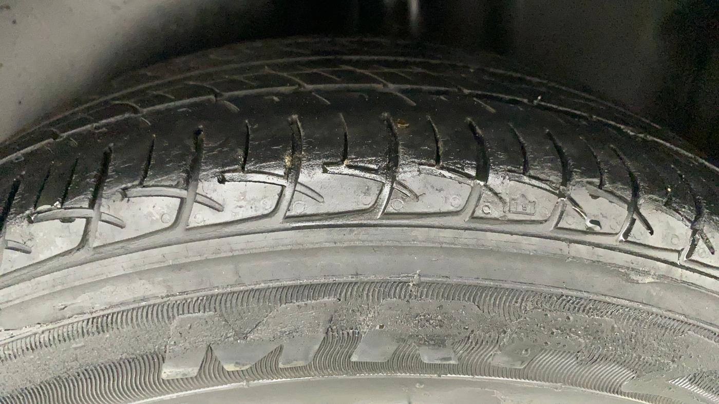 2012 Volkswagen Polo HIGHLINE1.2L, Petrol, Manual, 90,995 km, Left Rear Tyre Tread