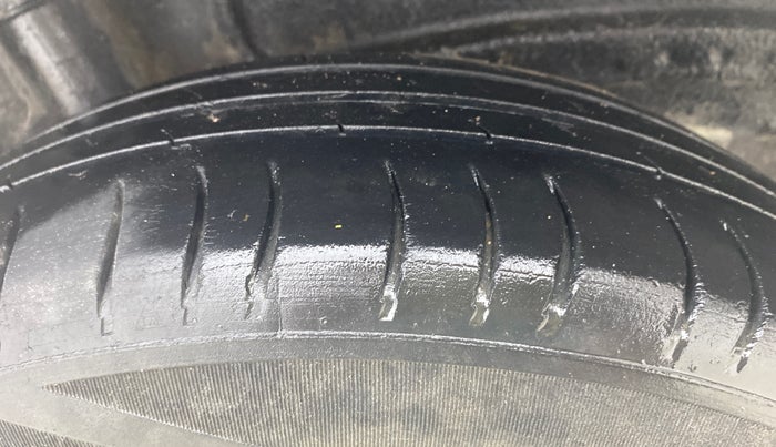 2021 Maruti New Wagon-R LXI CNG 1.0, CNG, Manual, 1,09,318 km, Right Rear Tyre Tread