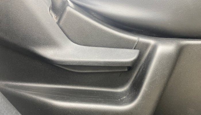 2021 Maruti New Wagon-R LXI CNG 1.0, CNG, Manual, 1,09,318 km, Driver Side Adjustment Panel