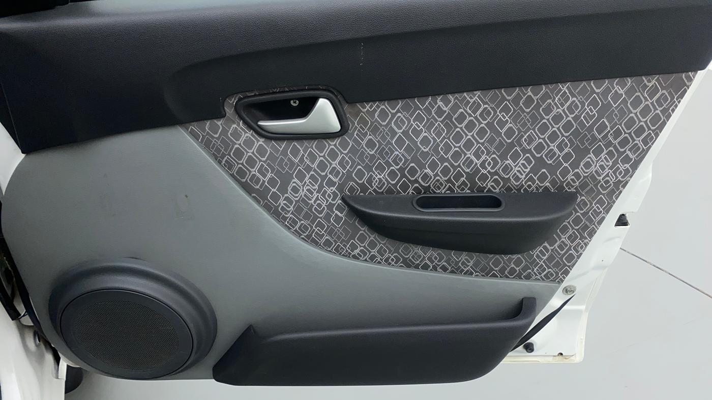 2018 Maruti Alto 800 LXI, Petrol, Manual, 64,885 km, Driver Side Door Panels Control