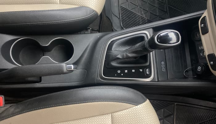 2019 Hyundai Verna 1.6 VTVT SX (O) AT, Petrol, Automatic, 92,536 km, Gear Lever