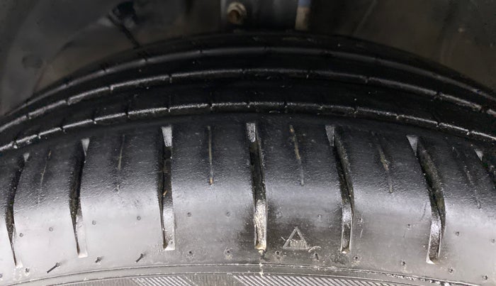 2021 Toyota Glanza V CVT, Petrol, Automatic, 11,499 km, Left Front Tyre Tread