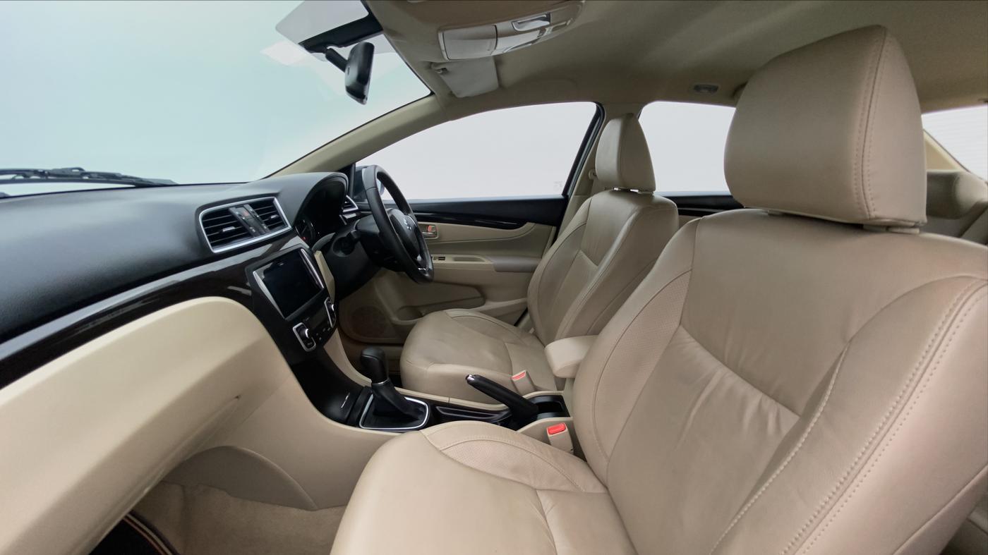 2018 Maruti Ciaz ALPHA 1.4 VVT AMT, Petrol, Automatic, 24,798 km, Right Side Front Door Cabin