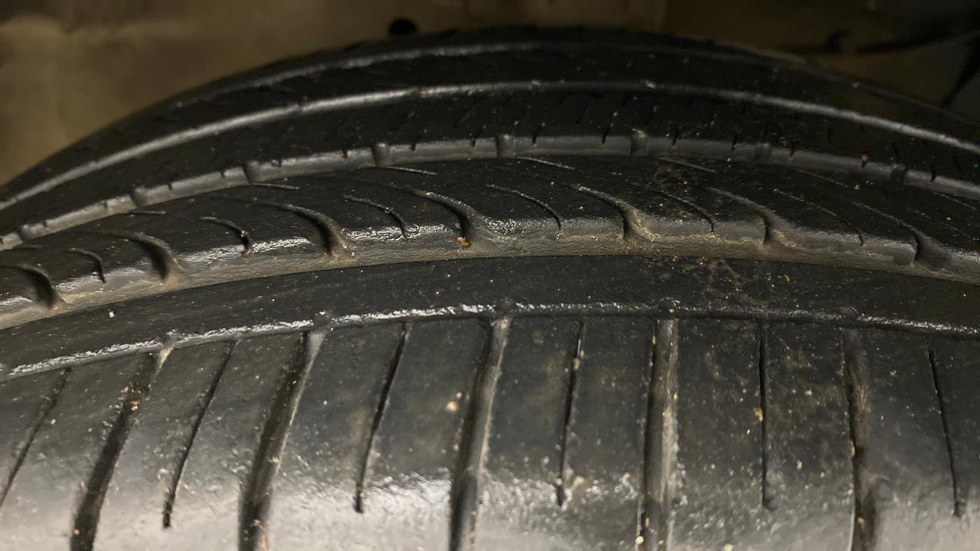2018 Maruti Ciaz ALPHA 1.4 VVT AMT, Petrol, Automatic, 24,798 km, Right Front Tyre Tread