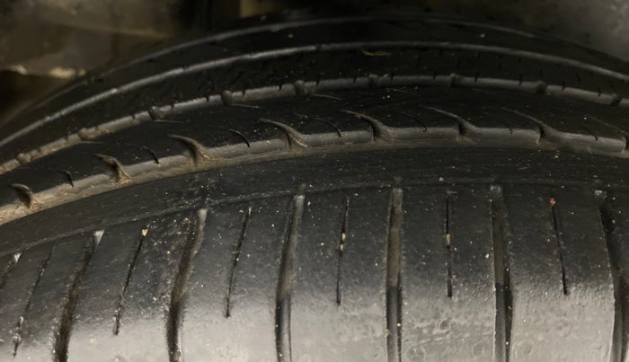 2018 Maruti Ciaz ALPHA 1.4 VVT AMT, Petrol, Automatic, 24,798 km, Right Rear Tyre Tread