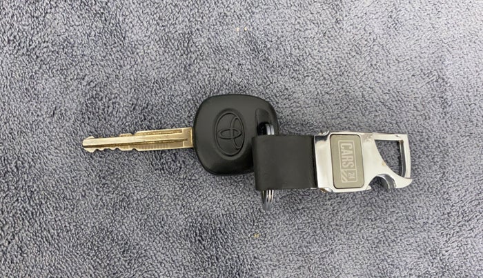 2011 Toyota Etios V, Petrol, Manual, 50,491 km, Key Close Up