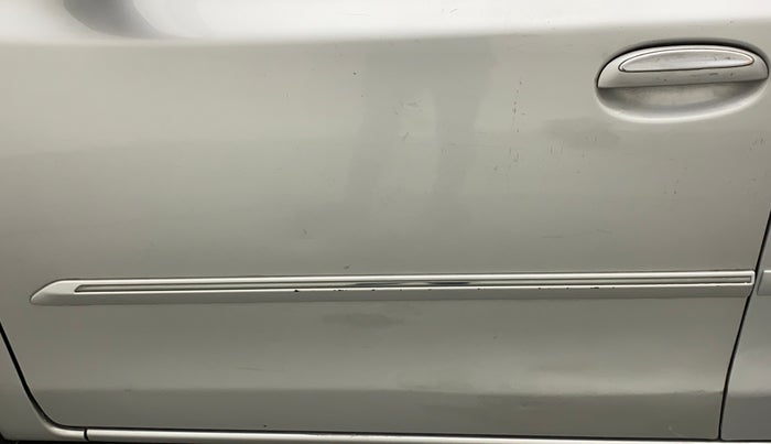 2011 Toyota Etios V, Petrol, Manual, 50,491 km, Front passenger door - Minor scratches