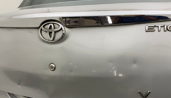 2011 Toyota Etios V, Petrol, Manual, 50,491 km, Dicky (Boot door) - Minor scratches