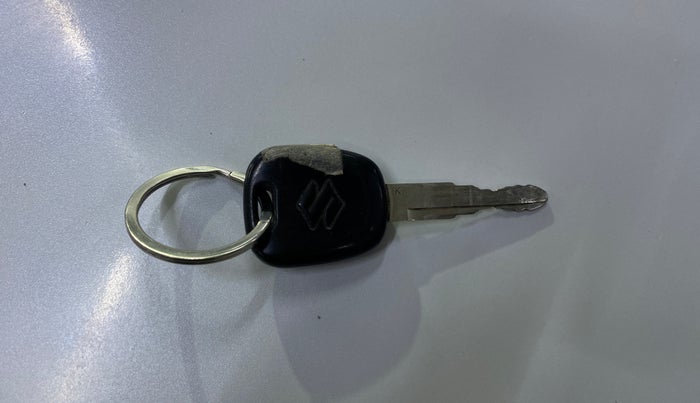 2022 Maruti Dzire LXI, CNG, Manual, 32,307 km, Key Close Up