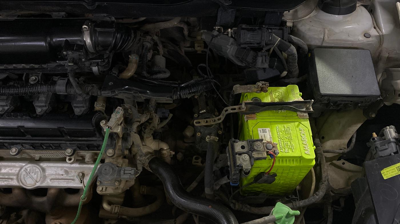 2022 Maruti Dzire LXI, CNG, Manual, 32,324 km, Engine View - Left