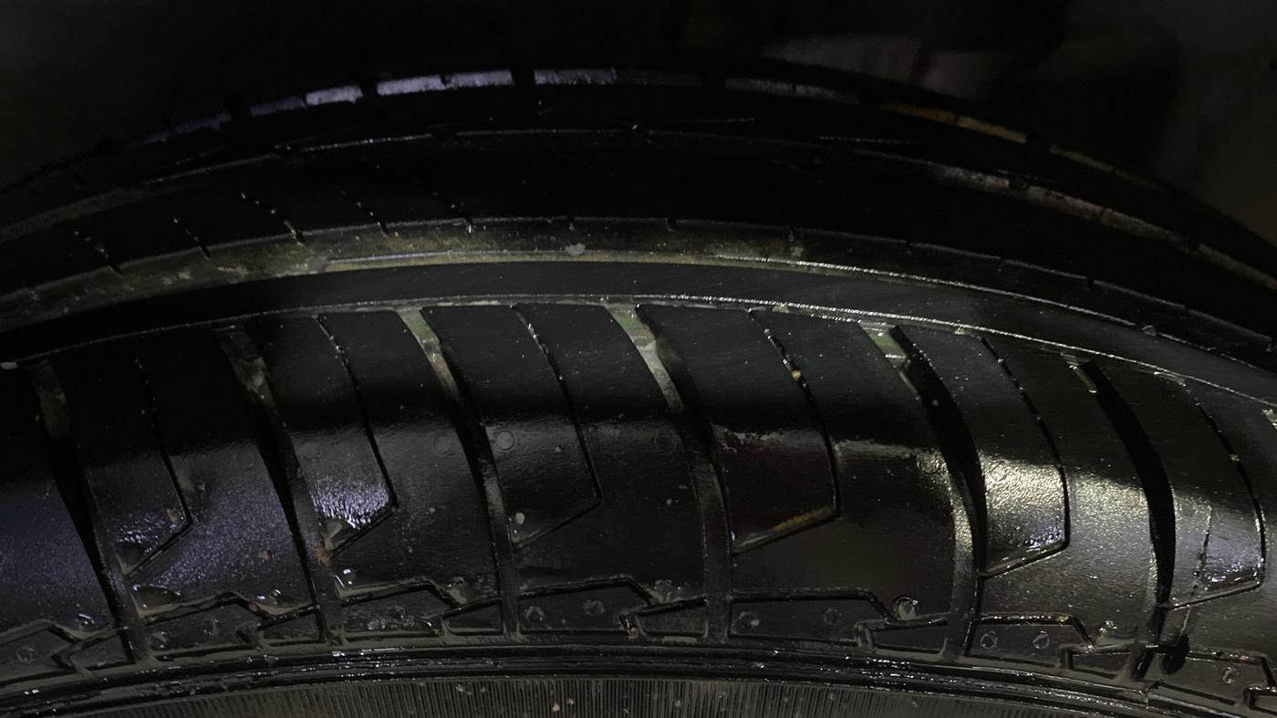 2022 Maruti Dzire LXI, CNG, Manual, 32,324 km, Left Rear Tyre Tread