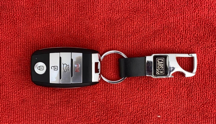 2019 KIA SELTOS HTX 1.5 PETROL MT, Petrol, Manual, 22,924 km, Key Close Up