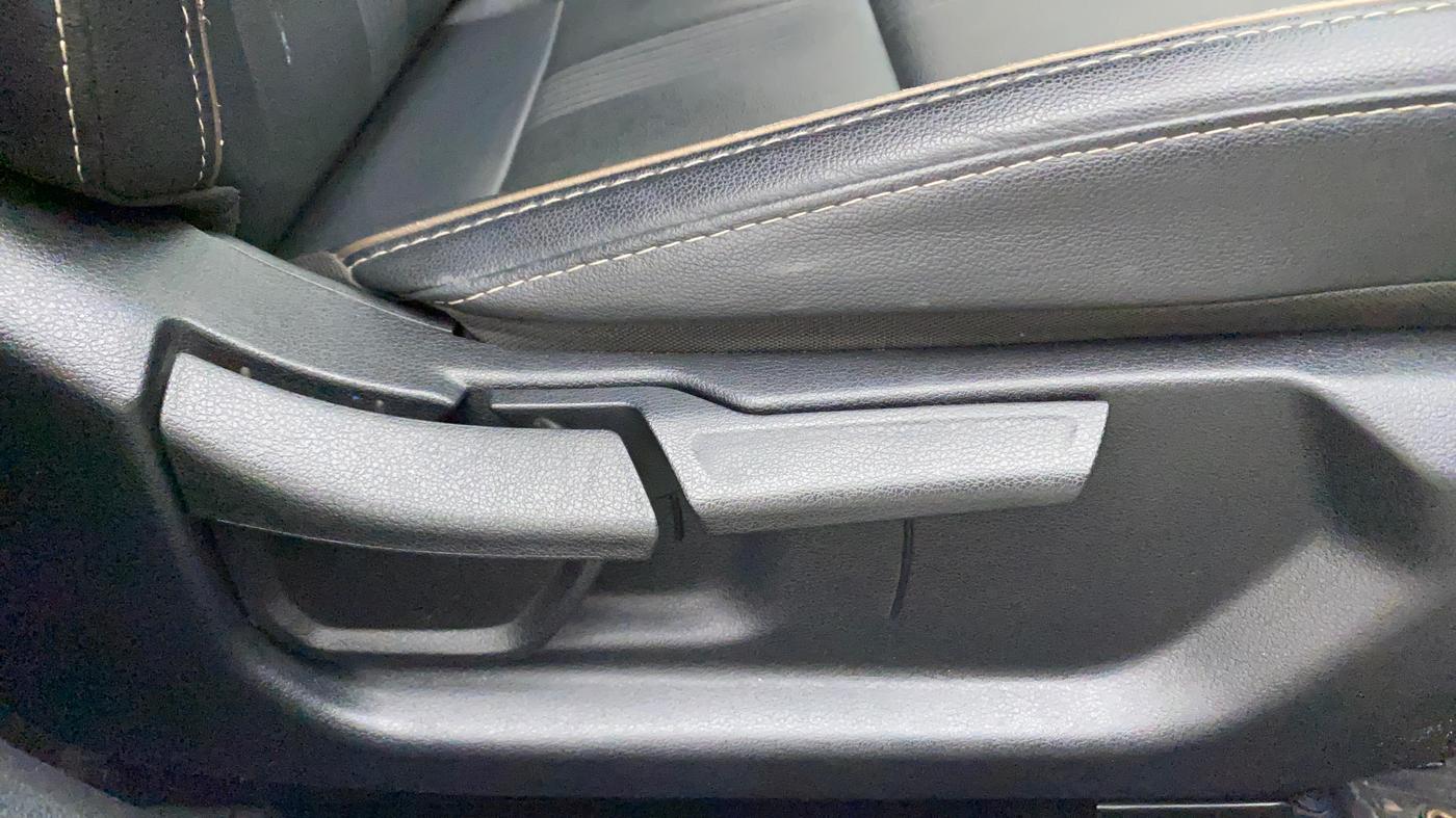 2021 Hyundai NEW I20 Asta 1.0 GDI Turbo IMT, Petrol, Manual, 56,450 km, Driver Side Adjustment Panel
