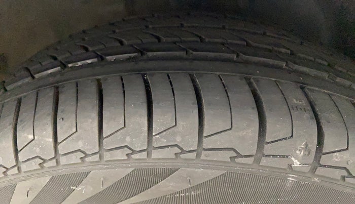 2021 Hyundai NEW I20 Asta 1.0 GDI Turbo IMT, Petrol, Manual, 56,450 km, Right Front Tyre Tread