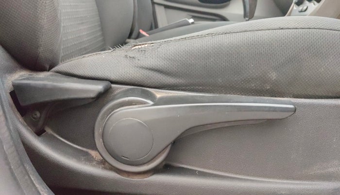 2018 Tata Tiago XZA PETROL, Petrol, Automatic, 1,45,004 km, Driver Side Adjustment Panel