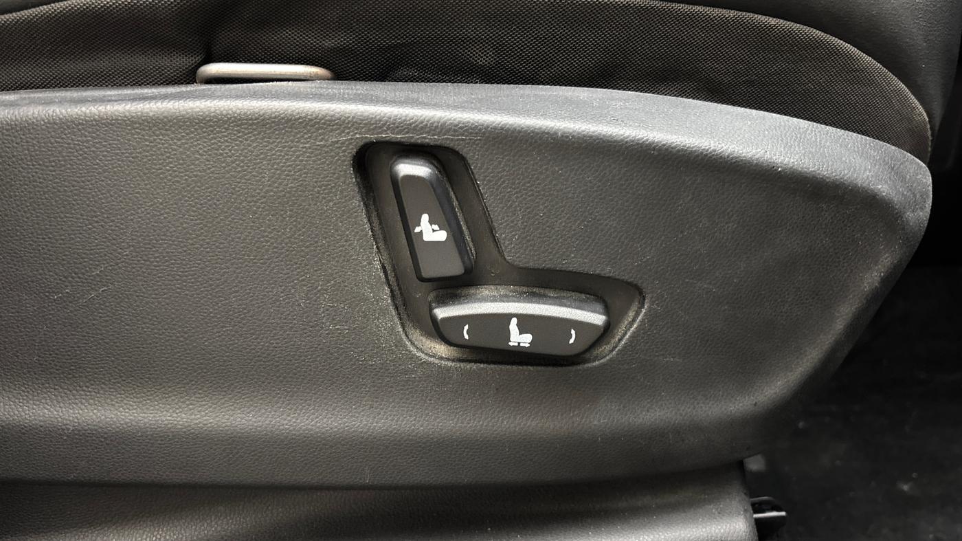 2019 MG HECTOR SMART 2.0 DIESEL, Diesel, Manual, 42,795 km, Driver Side Adjustment Panel