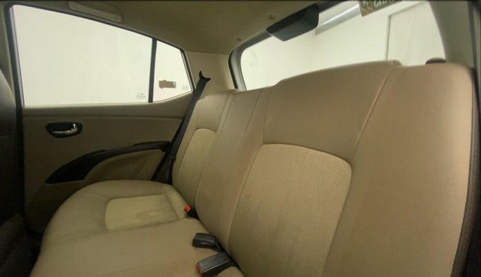 2014 Hyundai i10 SPORTZ 1.1, Petrol, Manual, 40,677 km, Right Side Rear Door Cabin