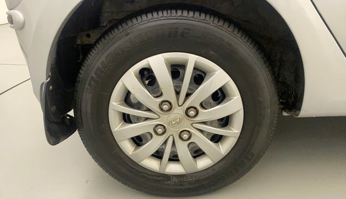 2014 Hyundai i10 SPORTZ 1.1, Petrol, Manual, 40,677 km, Right Rear Wheel