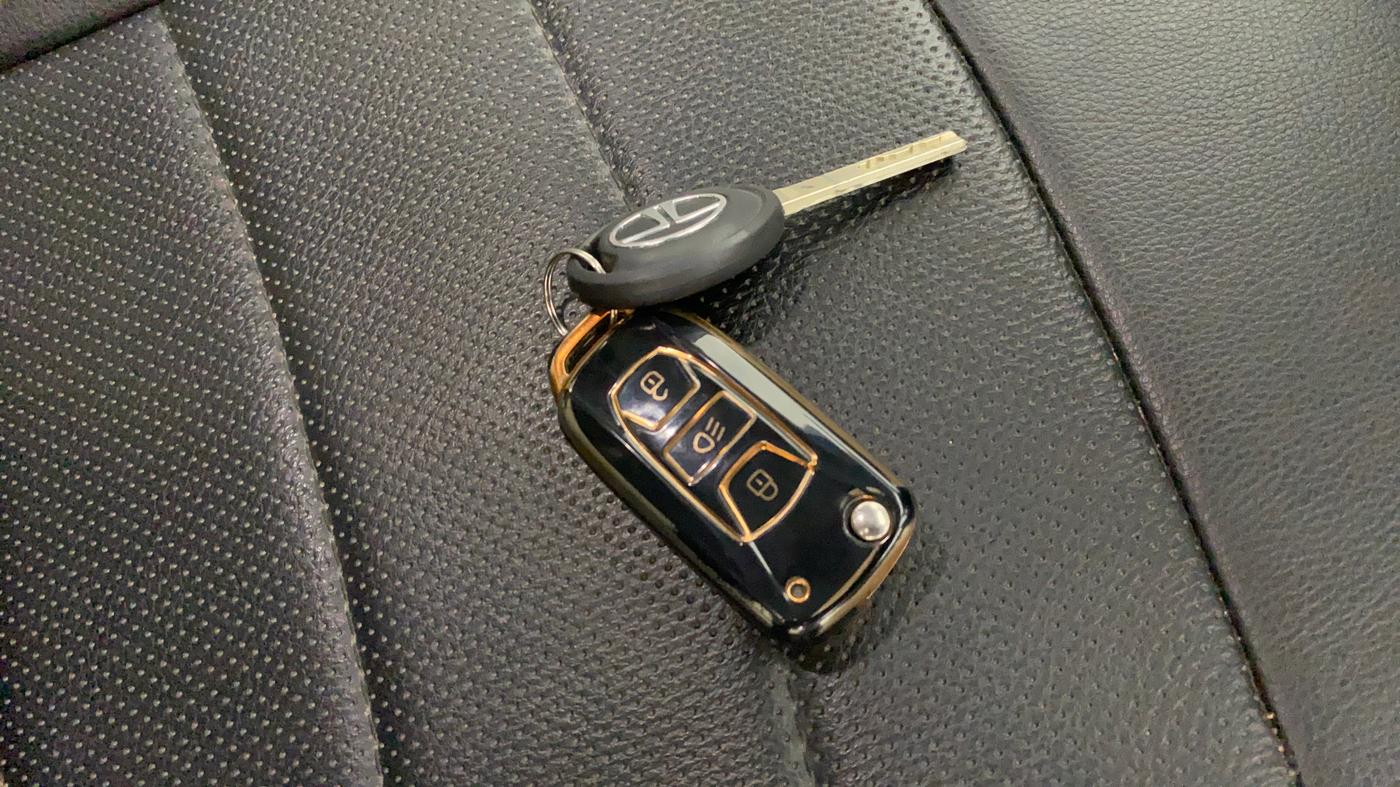 2025 Tata Tiago XM CNG, CNG, Manual, 18,190 km, Key Close Up