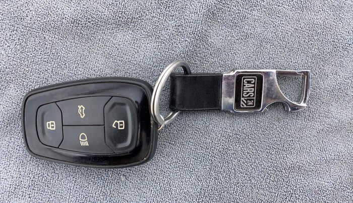 2018 Tata NEXON XZ+ 1.2, CNG, Manual, 60,163 km, Key Close Up