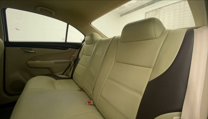 2016 Maruti Ciaz VXI+, Petrol, Manual, 33,926 km, Right Side Rear Door Cabin