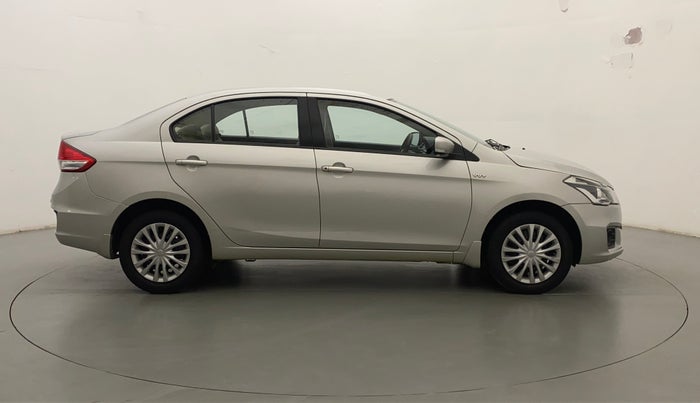 2016 Maruti Ciaz VXI+, Petrol, Manual, 33,926 km, Right Side