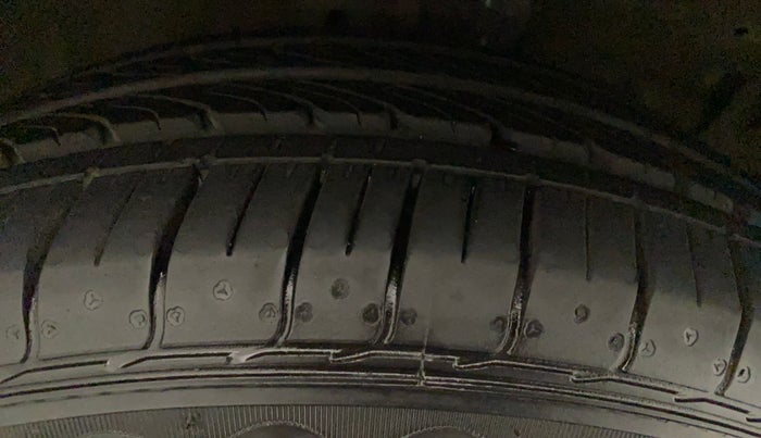 2016 Maruti Ciaz VXI+, Petrol, Manual, 33,926 km, Right Rear Tyre Tread