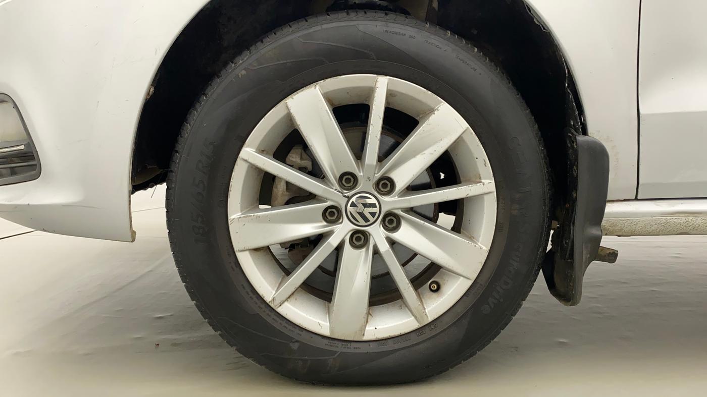 2014 Volkswagen Polo HIGHLINE1.2L, Petrol, Manual, 53,897 km, Left Front Wheel