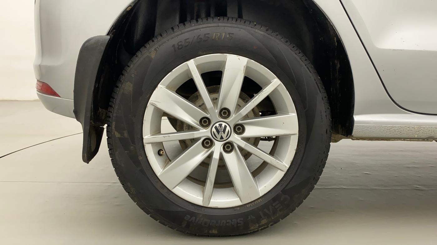 2014 Volkswagen Polo HIGHLINE1.2L, Petrol, Manual, 53,897 km, Right Rear Wheel