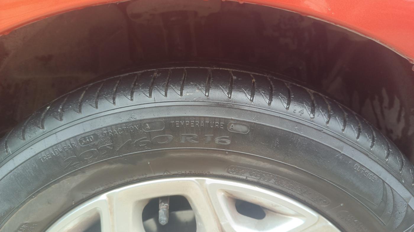 2015 Ford Ecosport TITANIUM 1.5L PETROL AT, Petrol, Automatic, 91,217 km, Right Front Tyre Tread