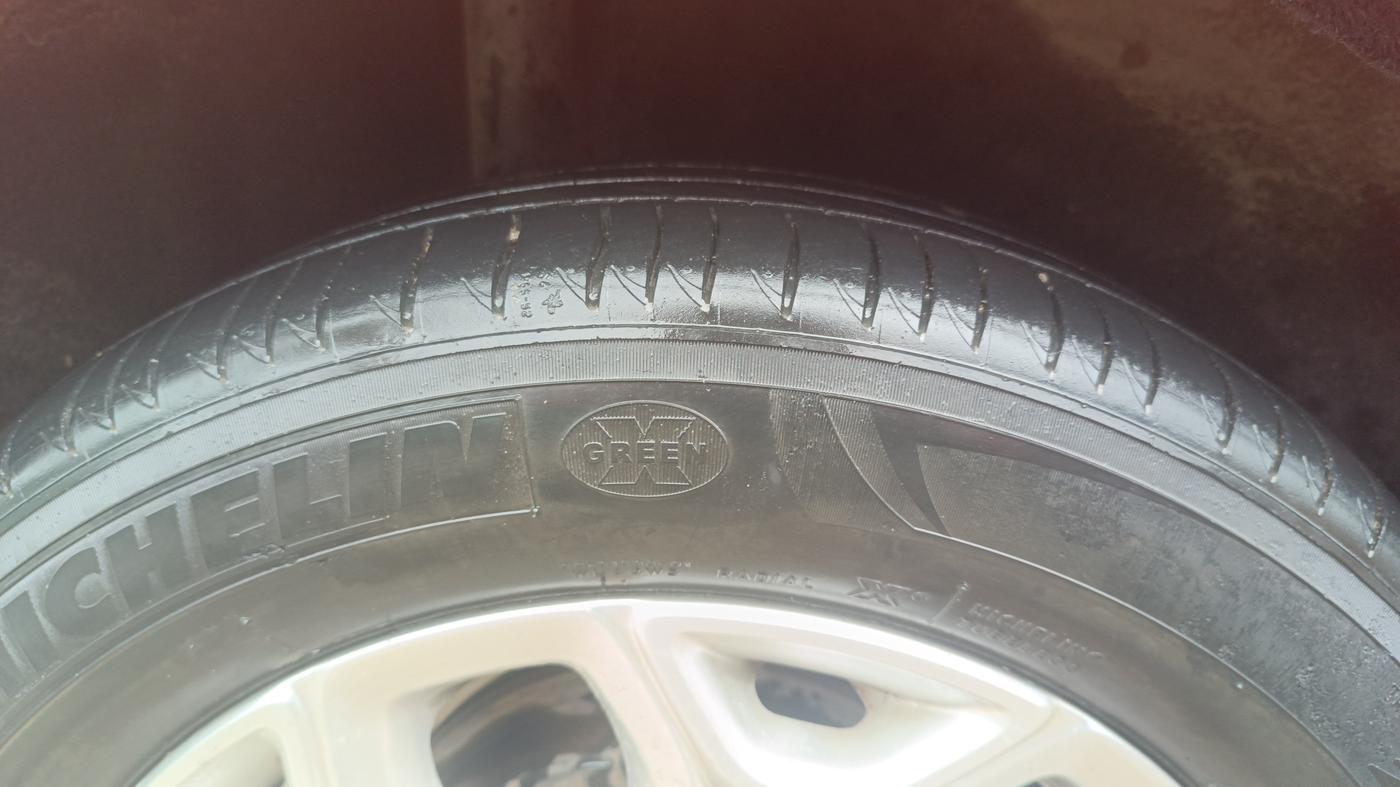 2015 Ford Ecosport TITANIUM 1.5L PETROL AT, Petrol, Automatic, 91,217 km, Right Rear Tyre Tread