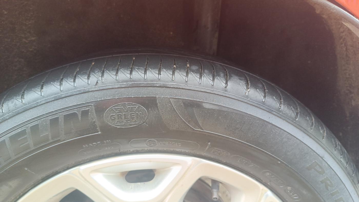 2015 Ford Ecosport TITANIUM 1.5L PETROL AT, Petrol, Automatic, 91,217 km, Left Rear Tyre Tread