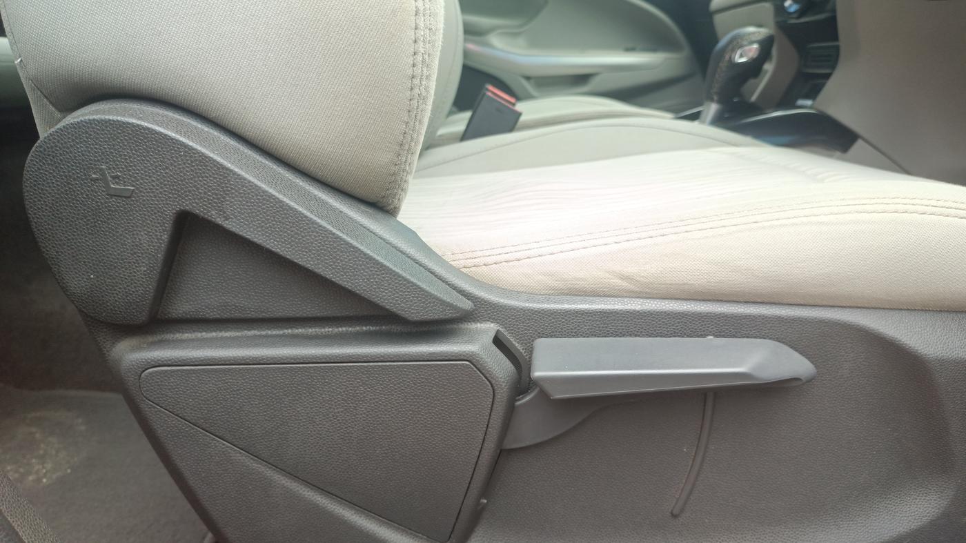 2015 Ford Ecosport TITANIUM 1.5L PETROL AT, Petrol, Automatic, 91,217 km, Driver Side Adjustment Panel