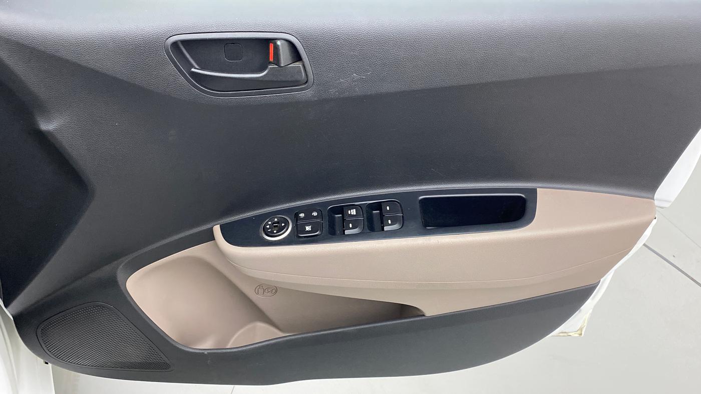 2019 Hyundai Grand i10 MAGNA 1.2 KAPPA VTVT, Petrol, Manual, 34,005 km, Driver Side Door Panels Control
