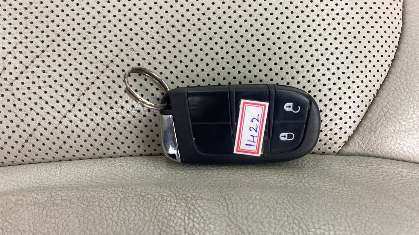 2018 Jeep Compass LIMITED (O) 2.0 DIESEL, Diesel, Manual, 1,22,447 km, Key Close Up
