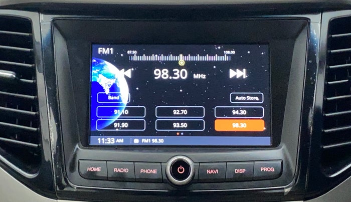 2022 Mahindra XUV300 W8 (O) 1.2 PETROL AMT, Petrol, Automatic, 8,444 km, Infotainment System