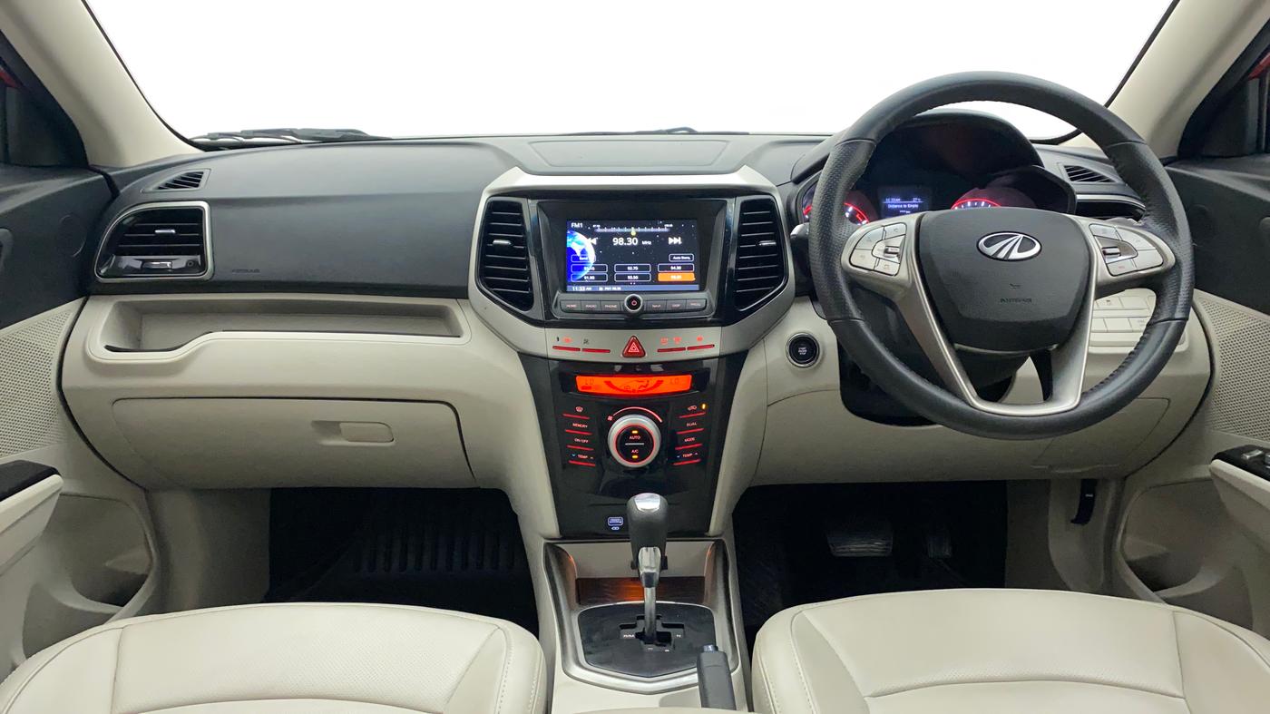 2022 Mahindra XUV300 W8 (O) 1.2 PETROL AMT, Petrol, Automatic, 8,444 km, Dashboard
