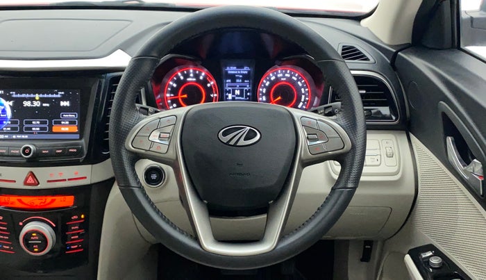 2022 Mahindra XUV300 W8 (O) 1.2 PETROL AMT, Petrol, Automatic, 8,444 km, Steering Wheel Close Up