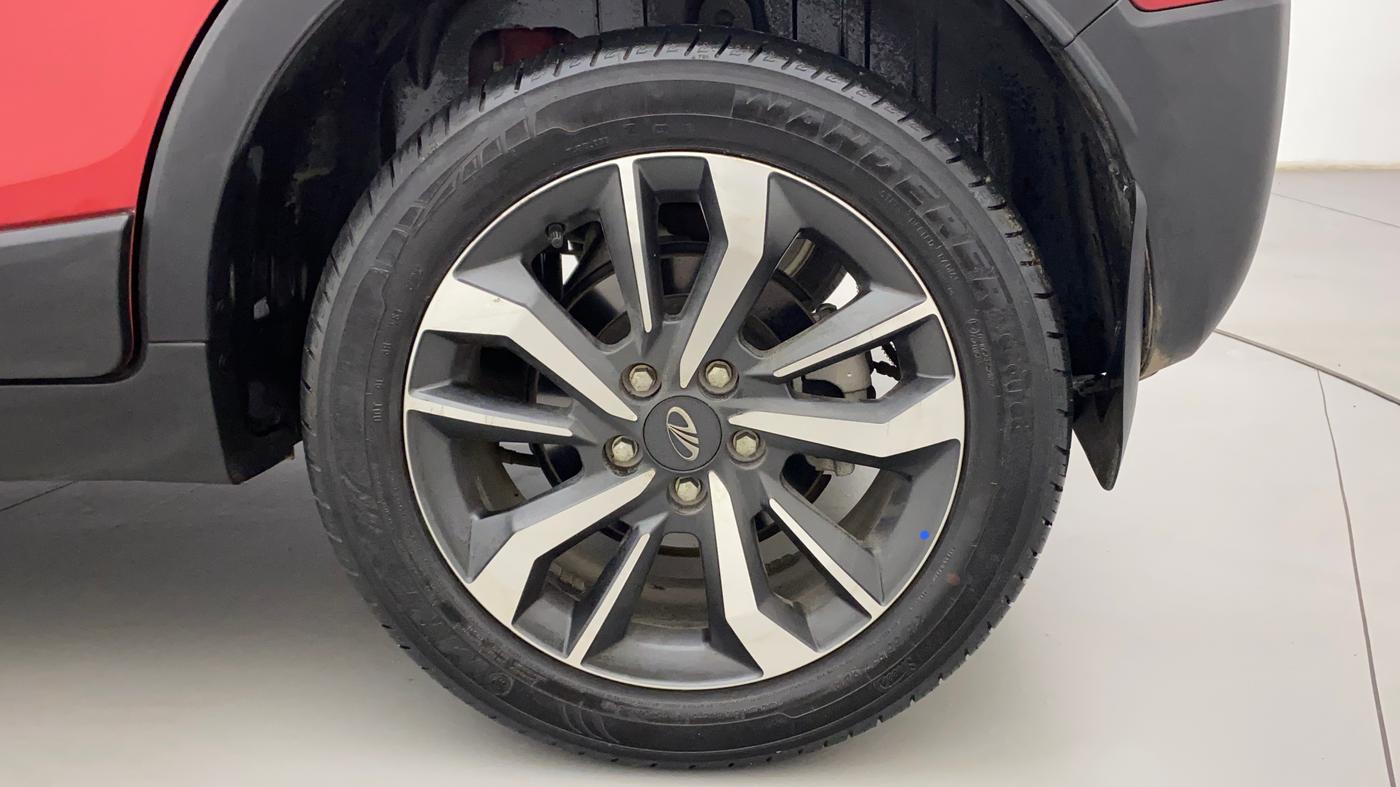 2022 Mahindra XUV300 W8 (O) 1.2 PETROL AMT, Petrol, Automatic, 8,444 km, Left Rear Wheel