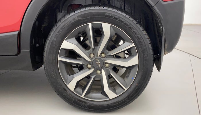 2022 Mahindra XUV300 W8 (O) 1.2 PETROL AMT, Petrol, Automatic, 8,444 km, Left Rear Wheel