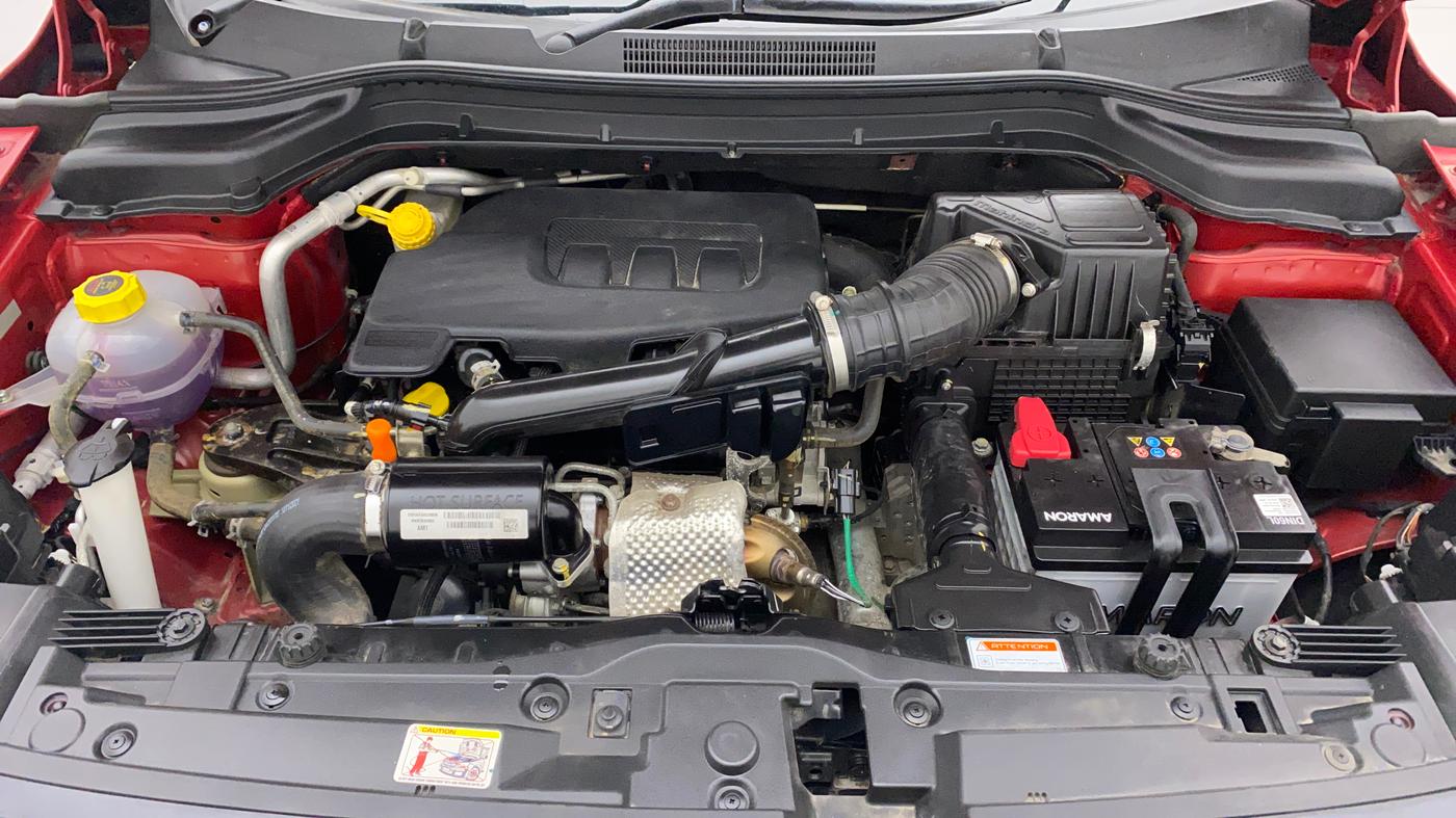 2022 Mahindra XUV300 W8 (O) 1.2 PETROL AMT, Petrol, Automatic, 8,444 km, Open Bonet