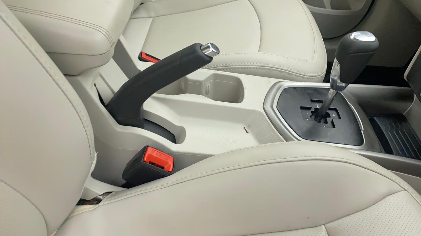 2022 Mahindra XUV300 W8 (O) 1.2 PETROL AMT, Petrol, Automatic, 8,444 km, Gear Lever