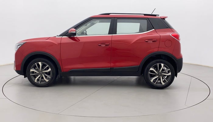 2022 Mahindra XUV300 W8 (O) 1.2 PETROL AMT, Petrol, Automatic, 8,444 km, Left Side