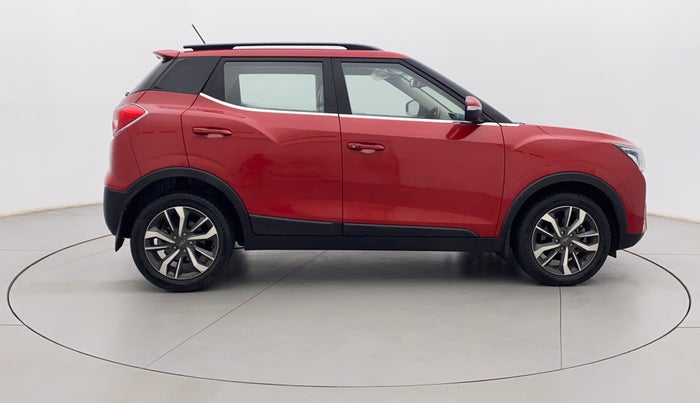 2022 Mahindra XUV300 W8 (O) 1.2 PETROL AMT, Petrol, Automatic, 8,444 km, Right Side View