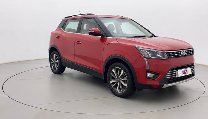2022 Mahindra XUV300 W8 (O) 1.2 PETROL AMT, Petrol, Automatic, 8,444 km, Right Front Diagonal