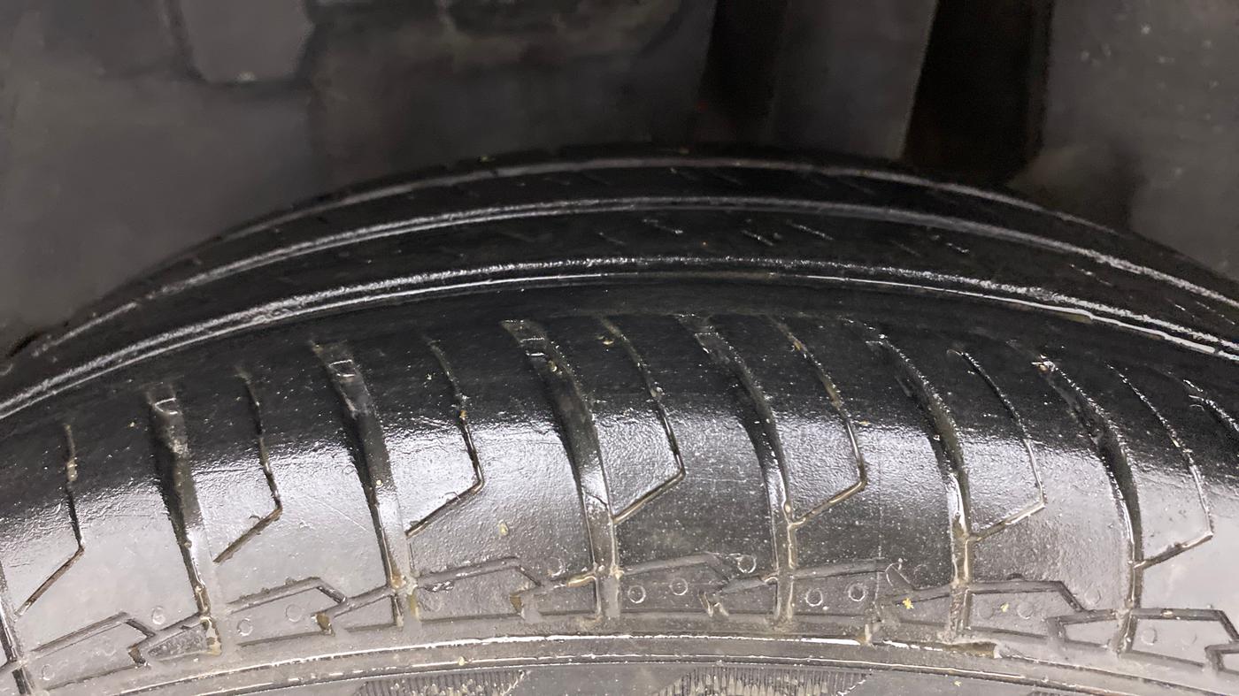 2022 Maruti Swift VXI, Petrol, Manual, 17,534 km, Left Rear Tyre Tread