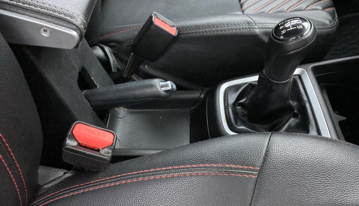 2022 Maruti Swift VXI, Petrol, Manual, 17,534 km, Gear Lever
