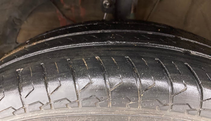 2022 Maruti Swift VXI, Petrol, Manual, 17,534 km, Left Front Tyre Tread